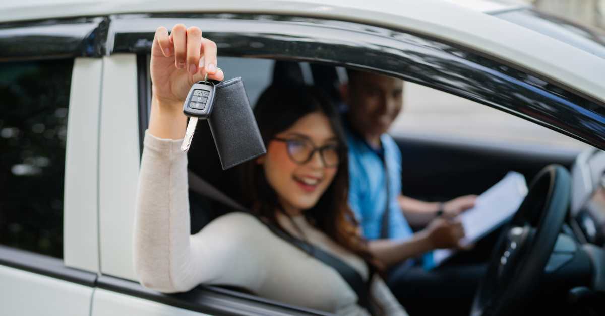 Can teens put a vehicle title and registration in their name in Texas?